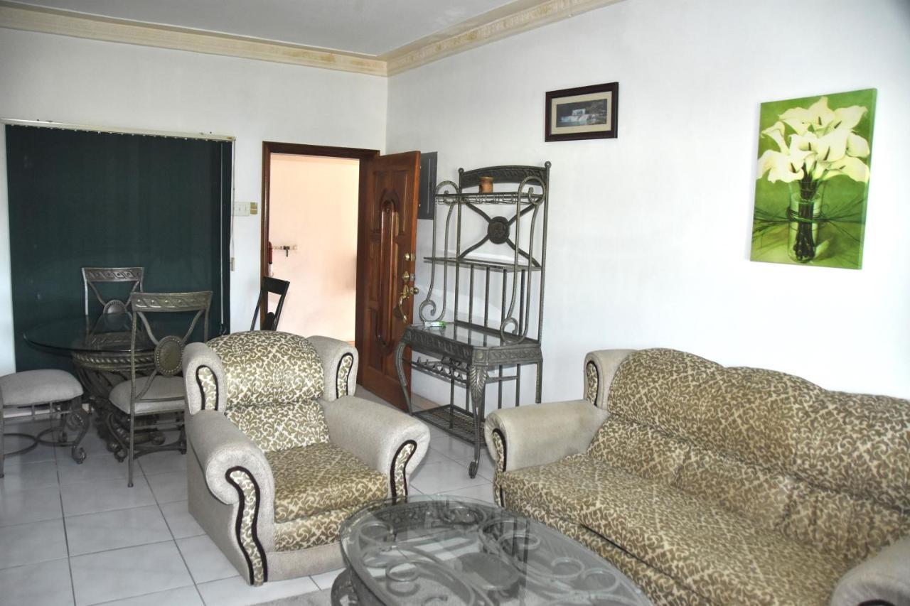 Embassy Deluxe Apartment *
